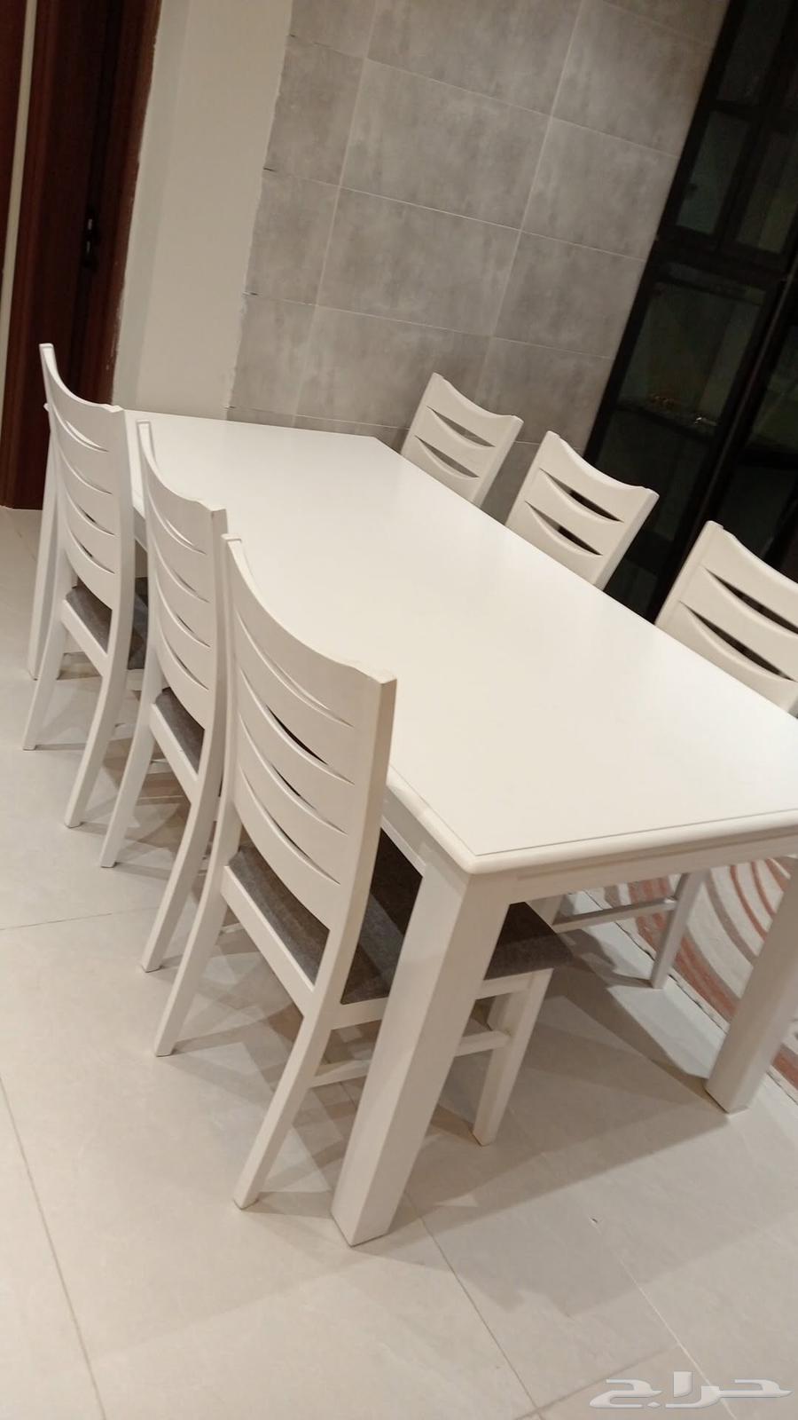 طاولة طعام من هوم بوكس64557920525185110