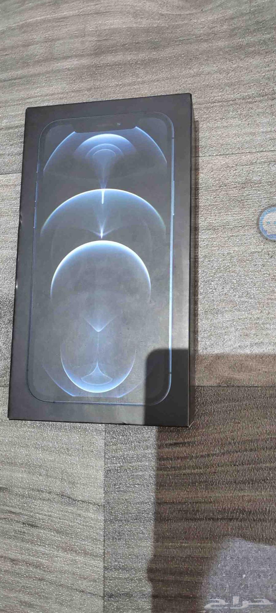 iPhone 12 Pro in brand new condition with box64557934794882110