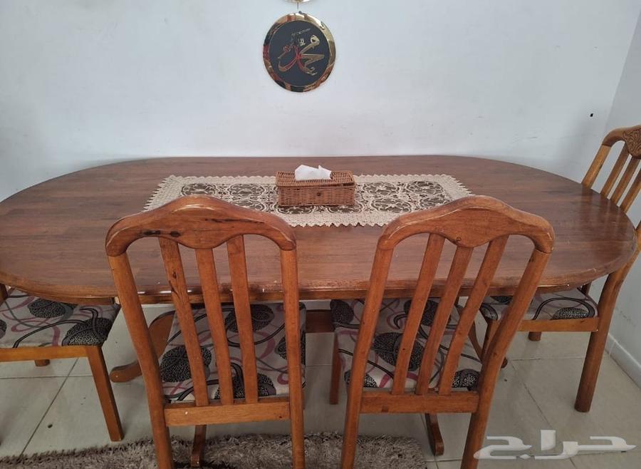 Dining table64554774481411111