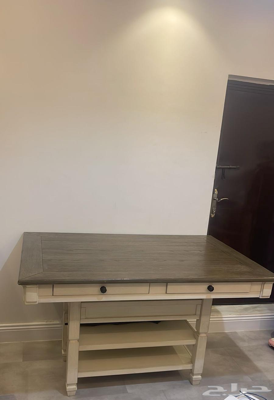 طاولة طعام مع 4 كراسي مشتراه بن اشلي ب5800 ريال64561474477699111