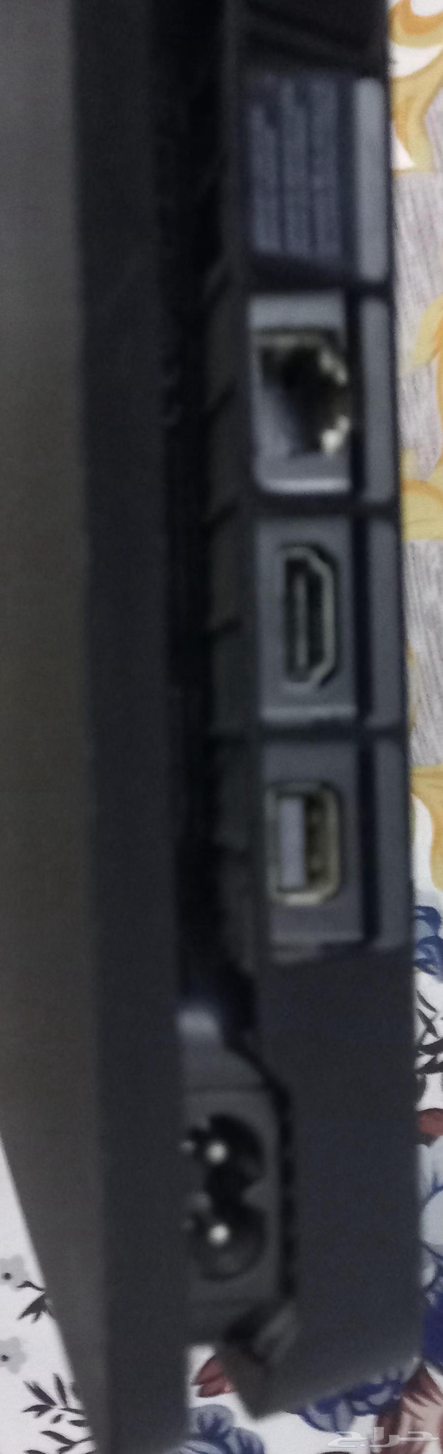 Sony 4 with two original controllers and cables, price 70064561362050306112