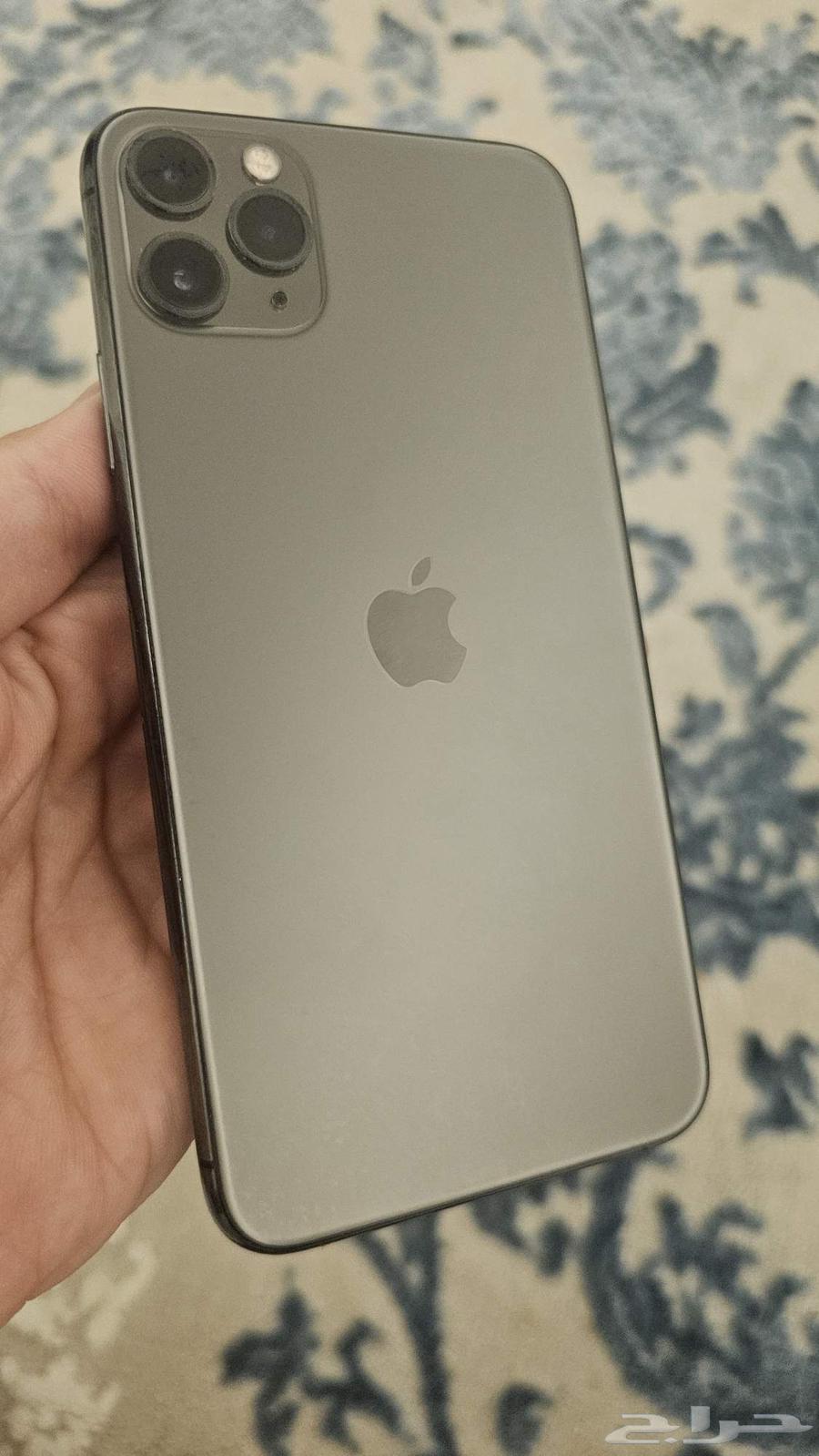 ايفون 11 برو ماكس 256 قيقا نظيف اللون اسود64561657851521110