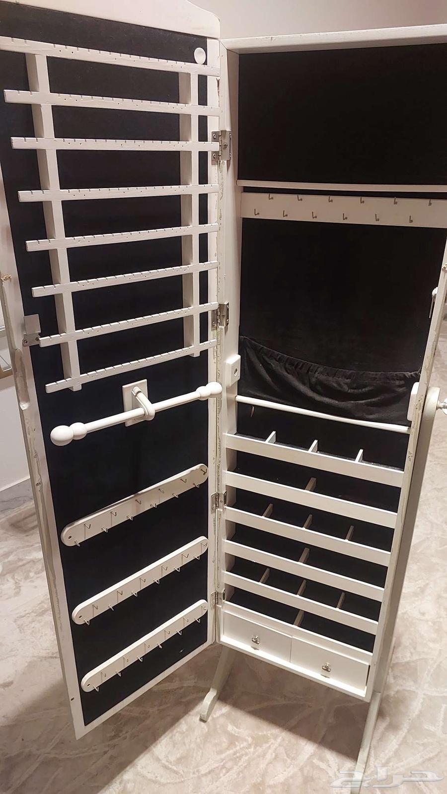 دولاب اكسسوارات للبيع ب50 ريال64559855431810110