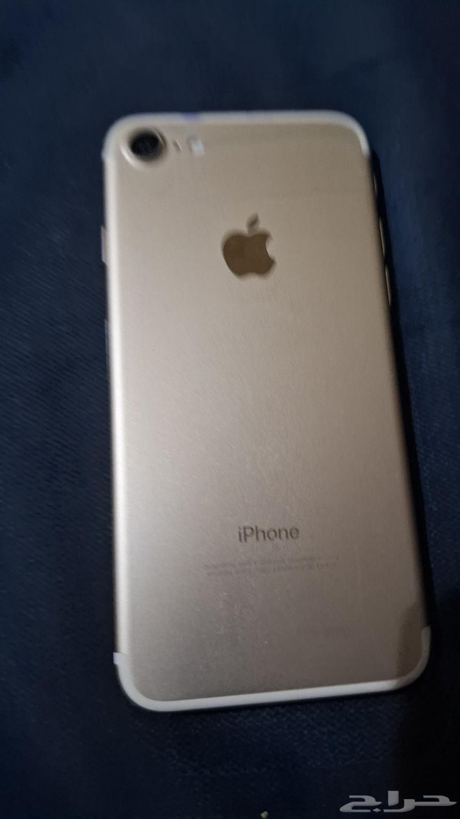 iPhone 7 for sale with broken screen and iCloud locked64556314143490110