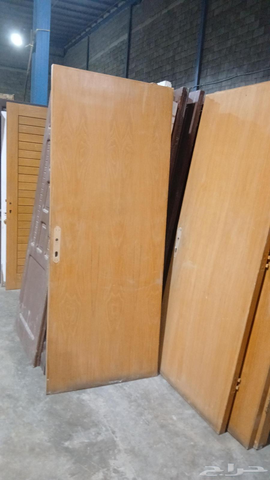 أبواب خشب مستخدم نضيف وشبابيك مستخدم64557865479937113