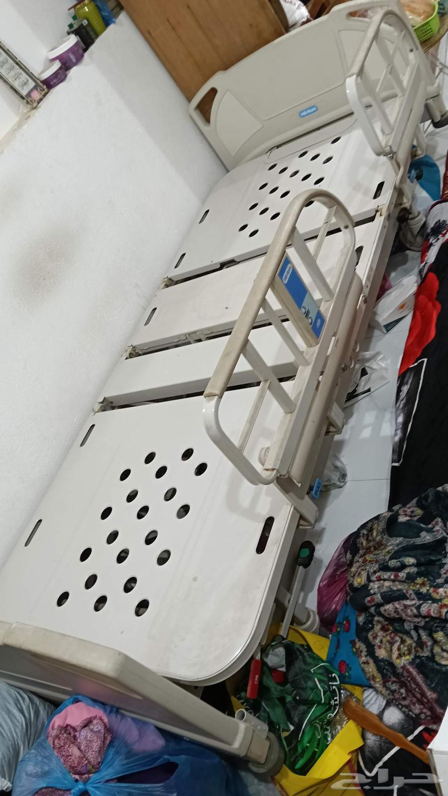 New hydraulic iron medical bed, never used, reason for sale is no longer needed64556098851202110