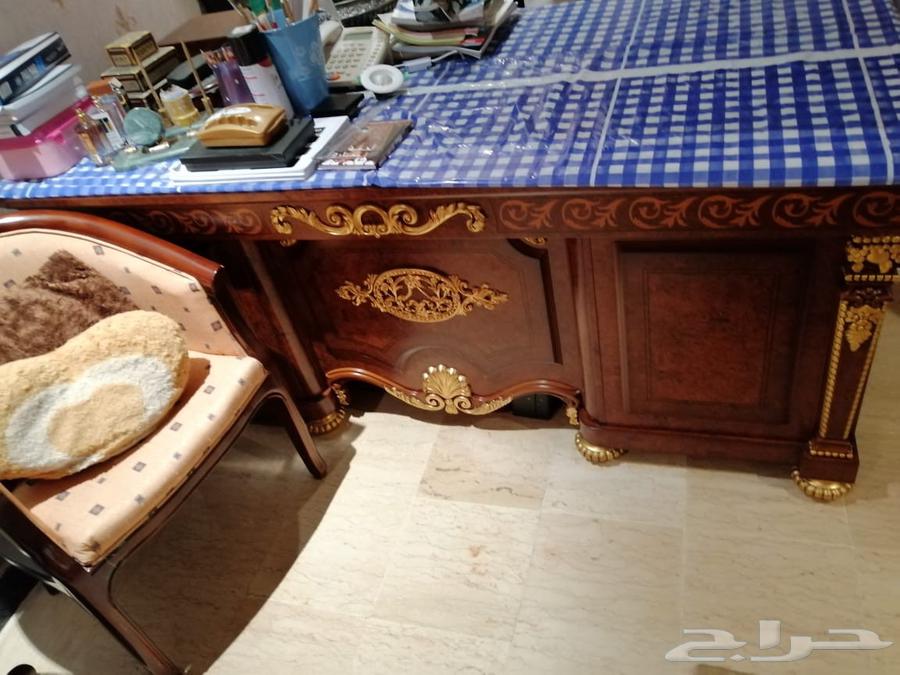 يوجد للبيع مكتب وغرفة نوم واغراض اخري للبيع64560809997697110