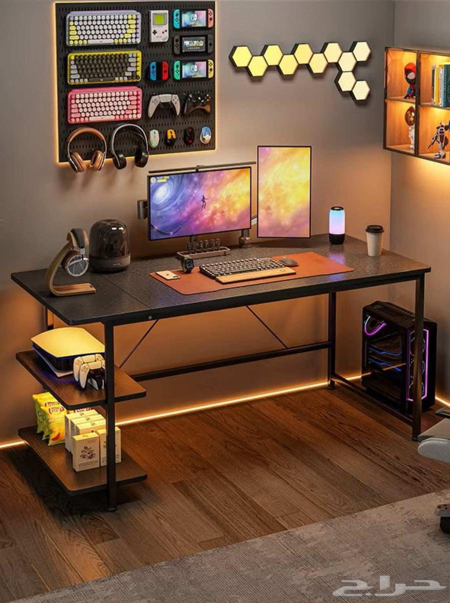 Practical and luxurious desks64559953158659110