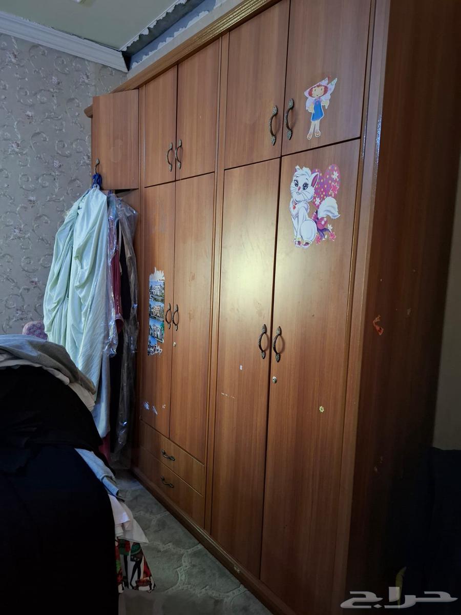 يوجد للبيع مكتب وغرفة نوم واغراض اخري للبيع64560809997697114