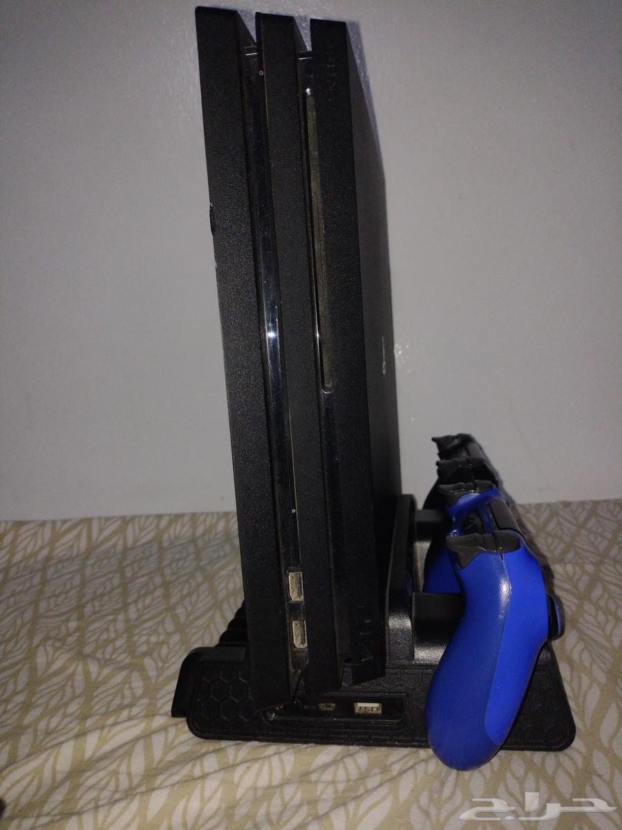 1 tb PS4 with 2 controllers an original bag and cooling fan64555124368002111
