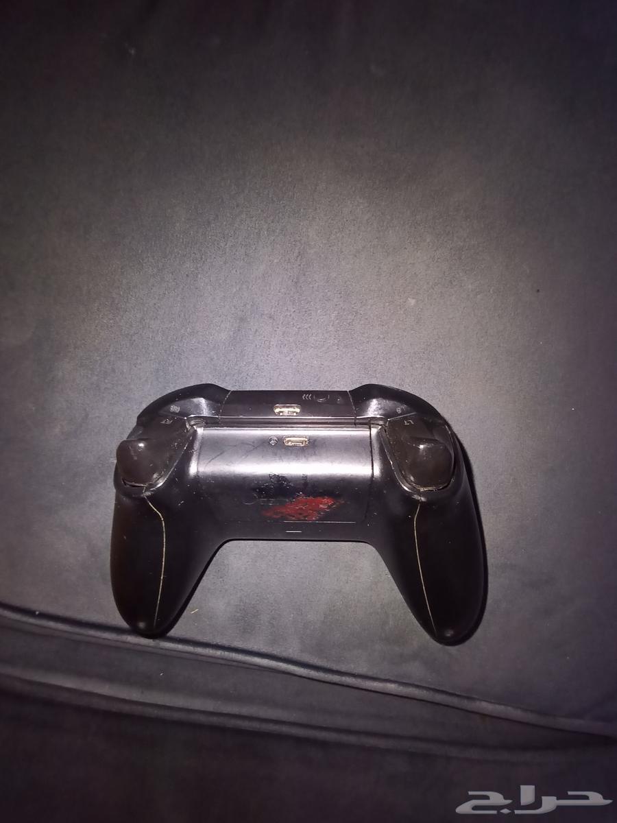 يد اكس بوكس نظيفة ولا فيها ولا خراب64553525032067111