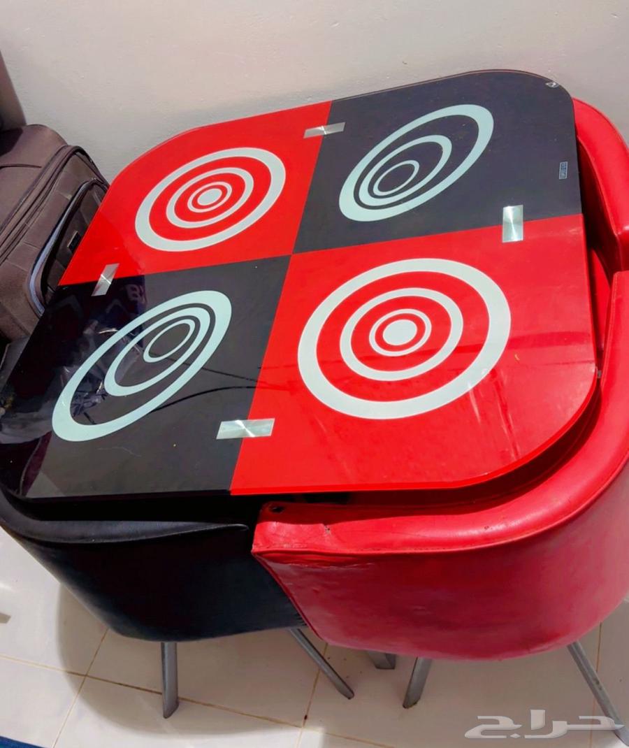 طاوله زجاج مع 4 كراسي ب 120 ريال64560487632385110