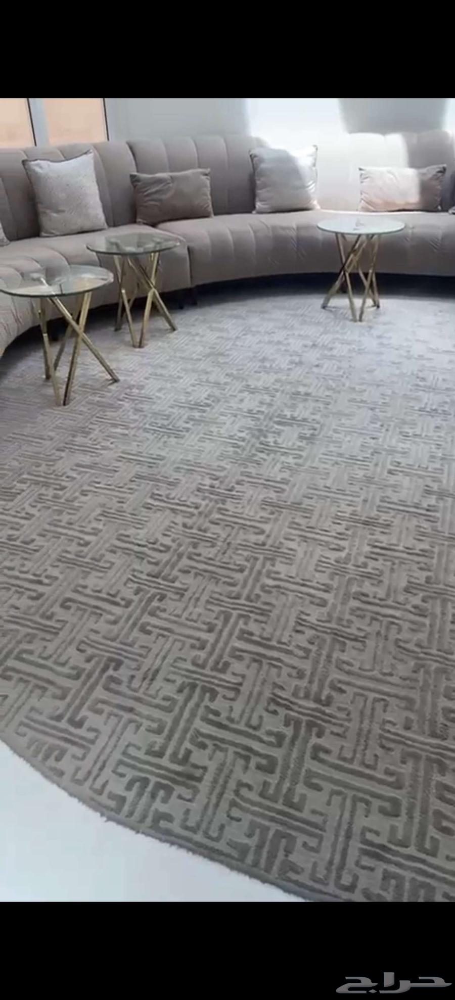 Sofa with very clean cushion and free of any defects64530670235009110