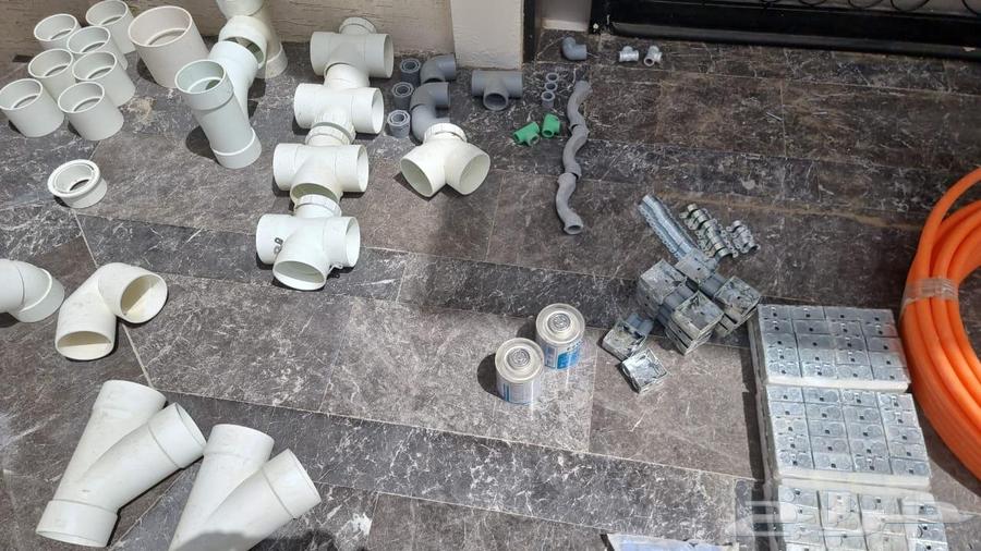 Plumbing remnants of a building64555871013506110