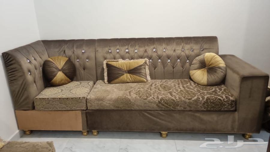 كنب وطاولة للبيع64561602152705110