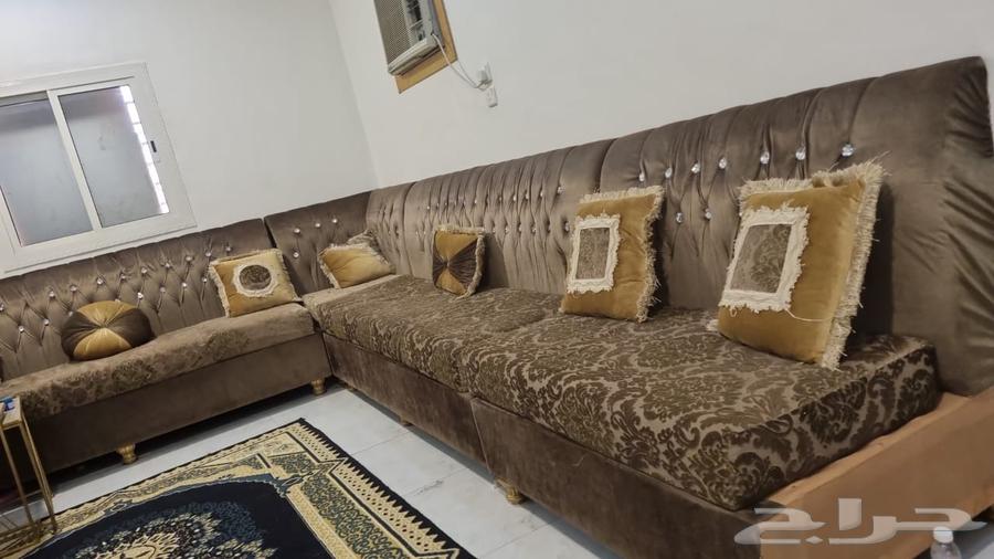 كنب وطاولة للبيع64561602152705113