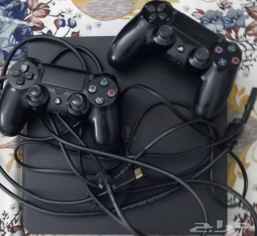 Sony 4 with two original controllers and cables, price 70064561362050306110