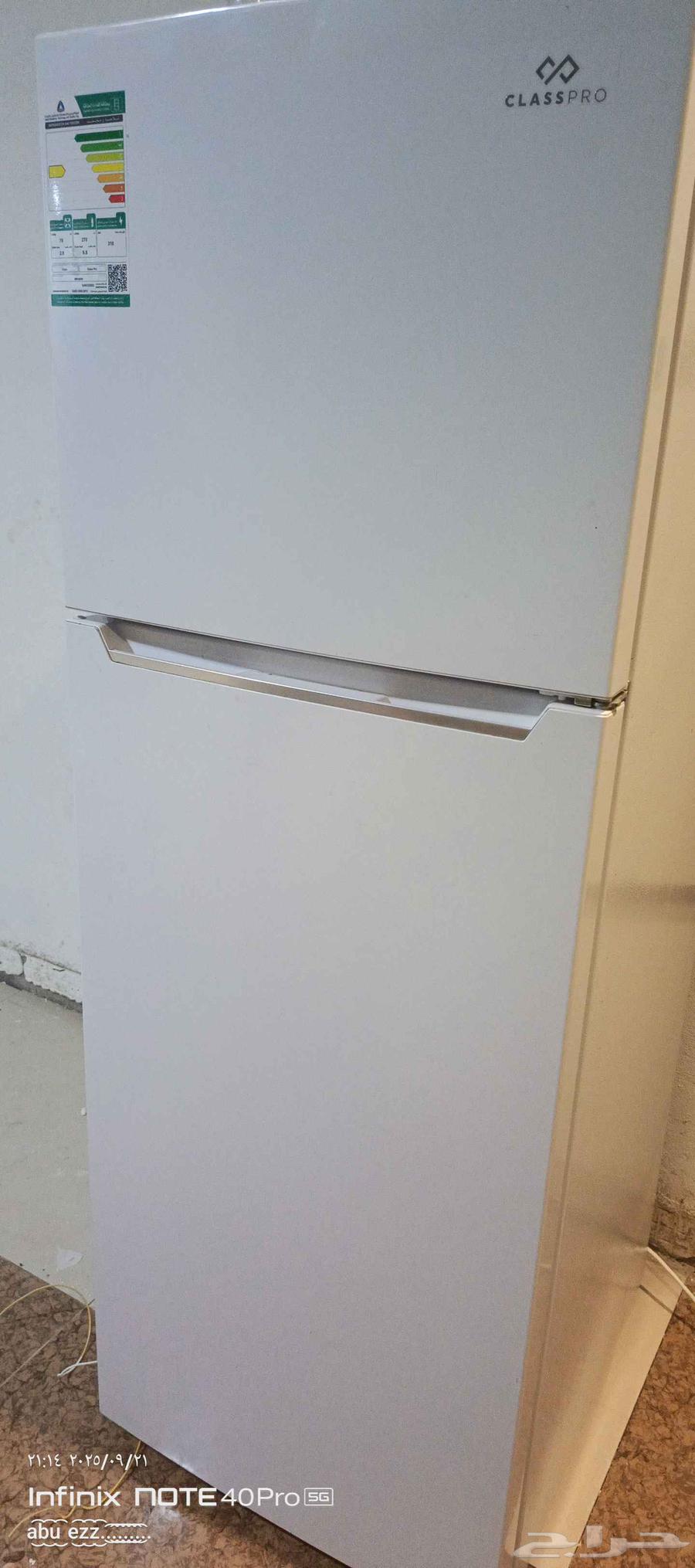 ثلاجة شبه جديدة64561179954690110