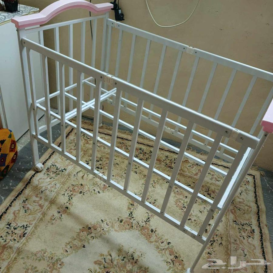 سرير اطفال بحاله ممتازه64558349617025110