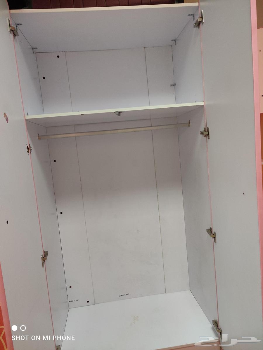 The bedroom consists of 2 closets, 1 bed, 1 table... Price 20064554774472321113