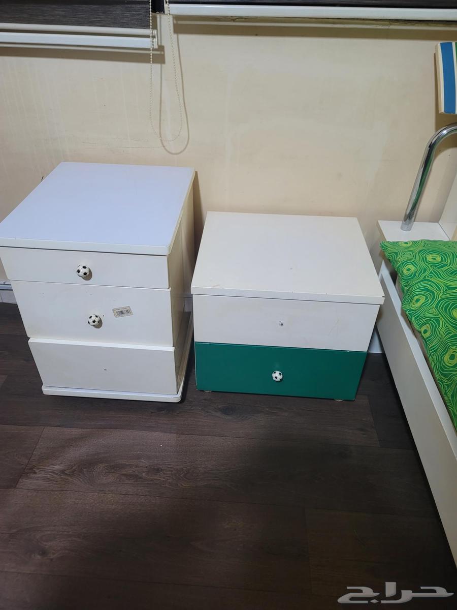 للبيع سرير مقاس مفرد ونص مع 2 كومدينا64561768518403111