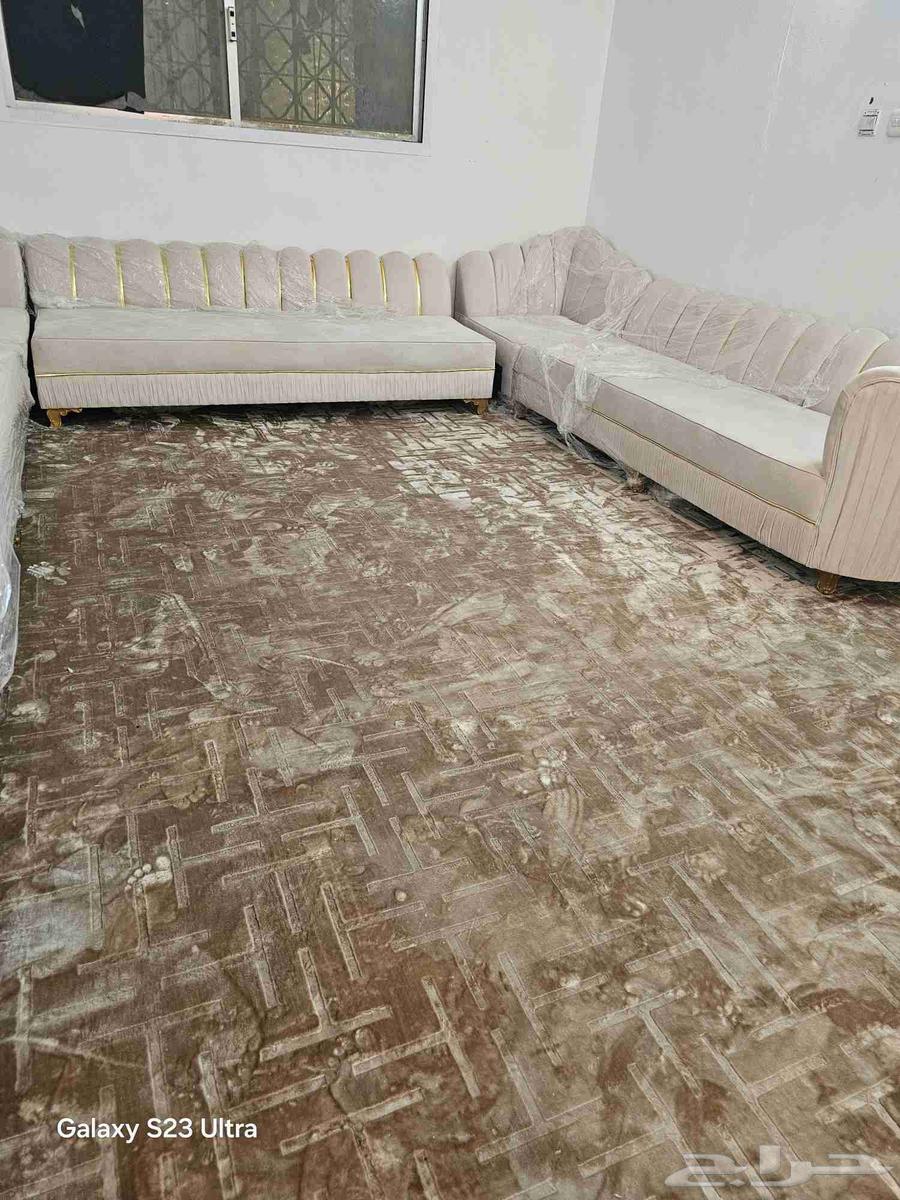 Sofa with semi-new sections64557217758467112