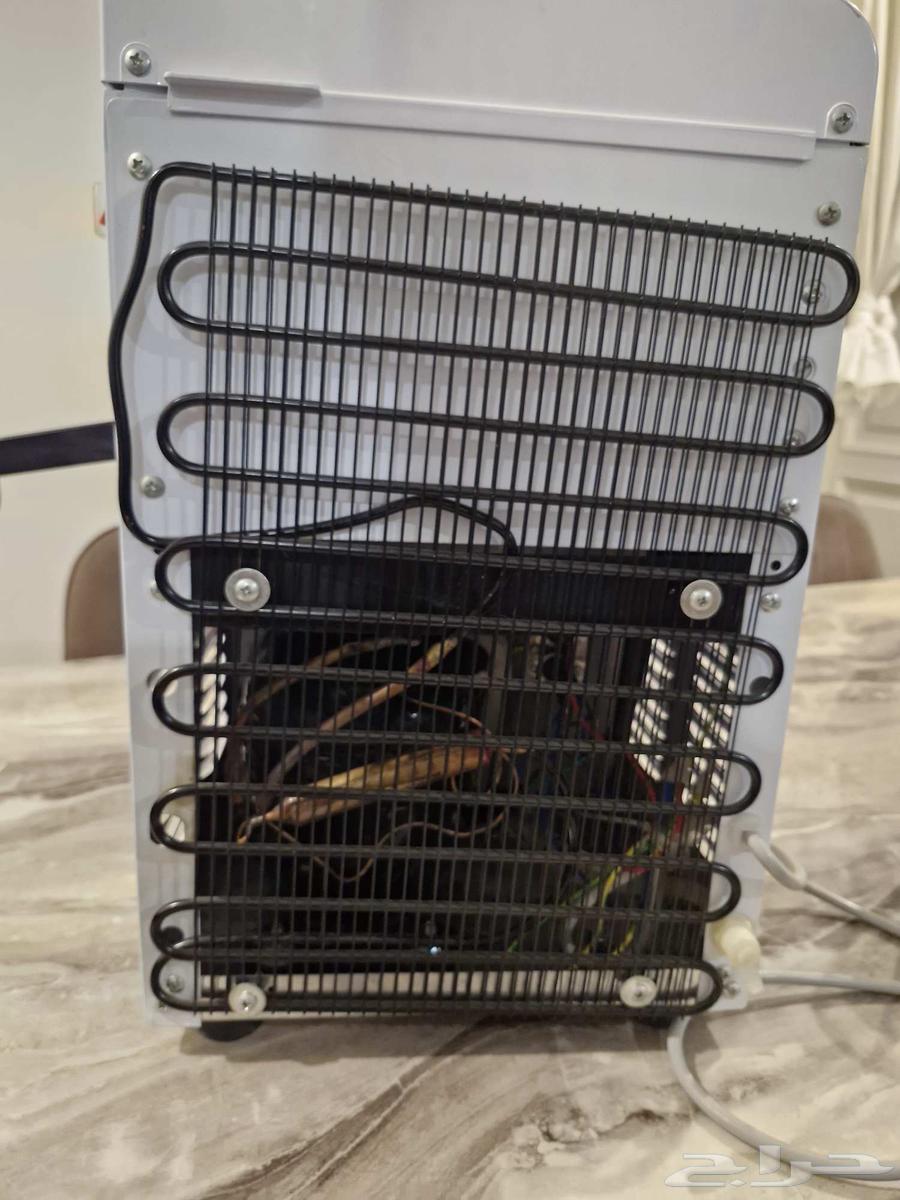 للبيع براده مياه حار وبارد مستعمل نظيف بي 150 ريال64555956888065114