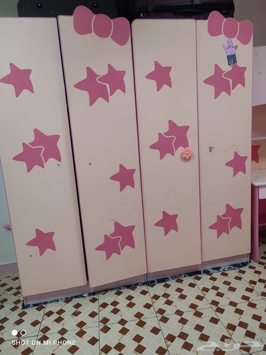 The bedroom consists of 2 closets, 1 bed, 1 table... Price 20064554774472321110