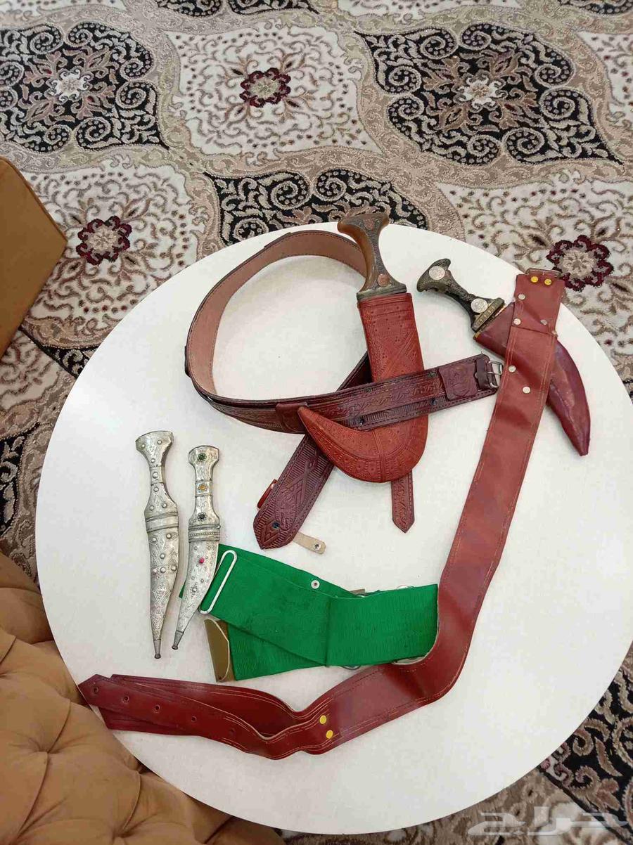 خناجر او شبريه قديمه تراثيه لها 40 سنه64555786642306110