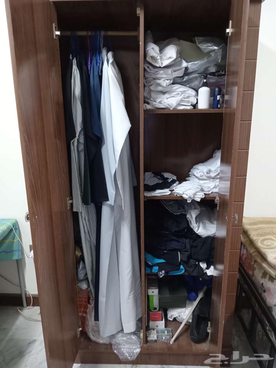 اثاث دولابين. وسرير. وطاولة تلفزيون .وتسريحه ومرايه64559168551171111