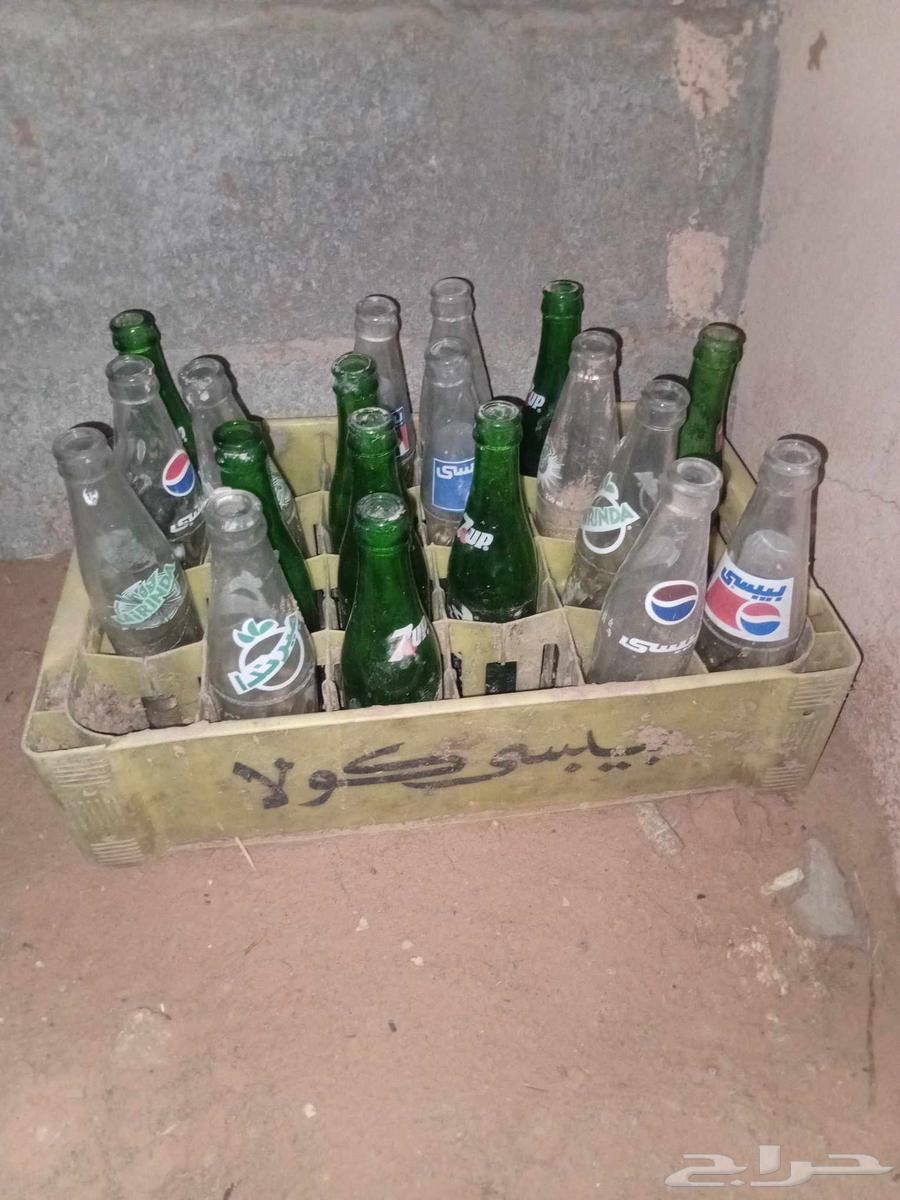 Old glass Pepsi bottles, the problem shown in the image64561699486337110