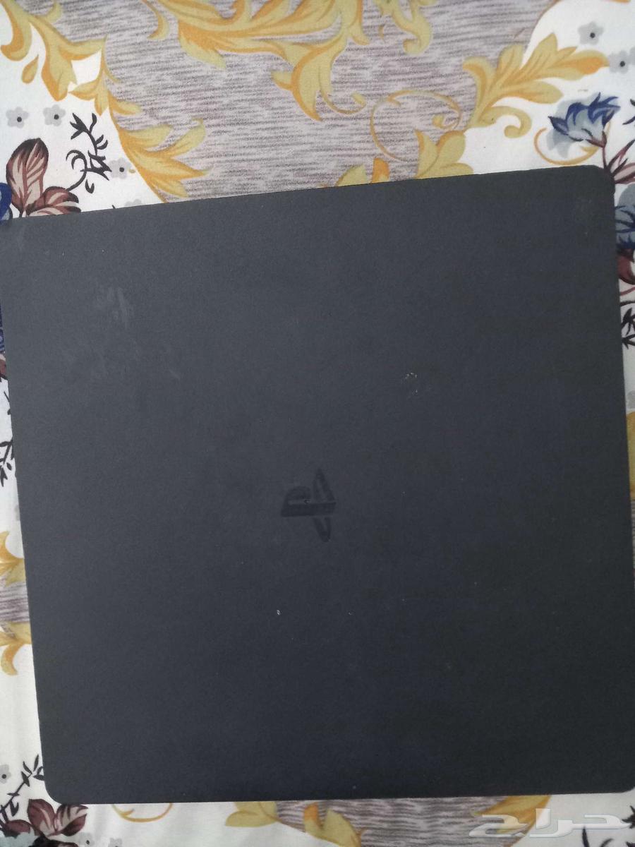 Sony 4 with two original controllers and cables, price 70064561362050306113