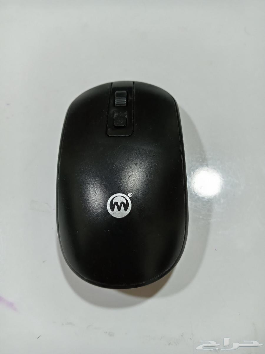 Desktop mouse and keyboard in good condition but the top button is loose64556958992514110