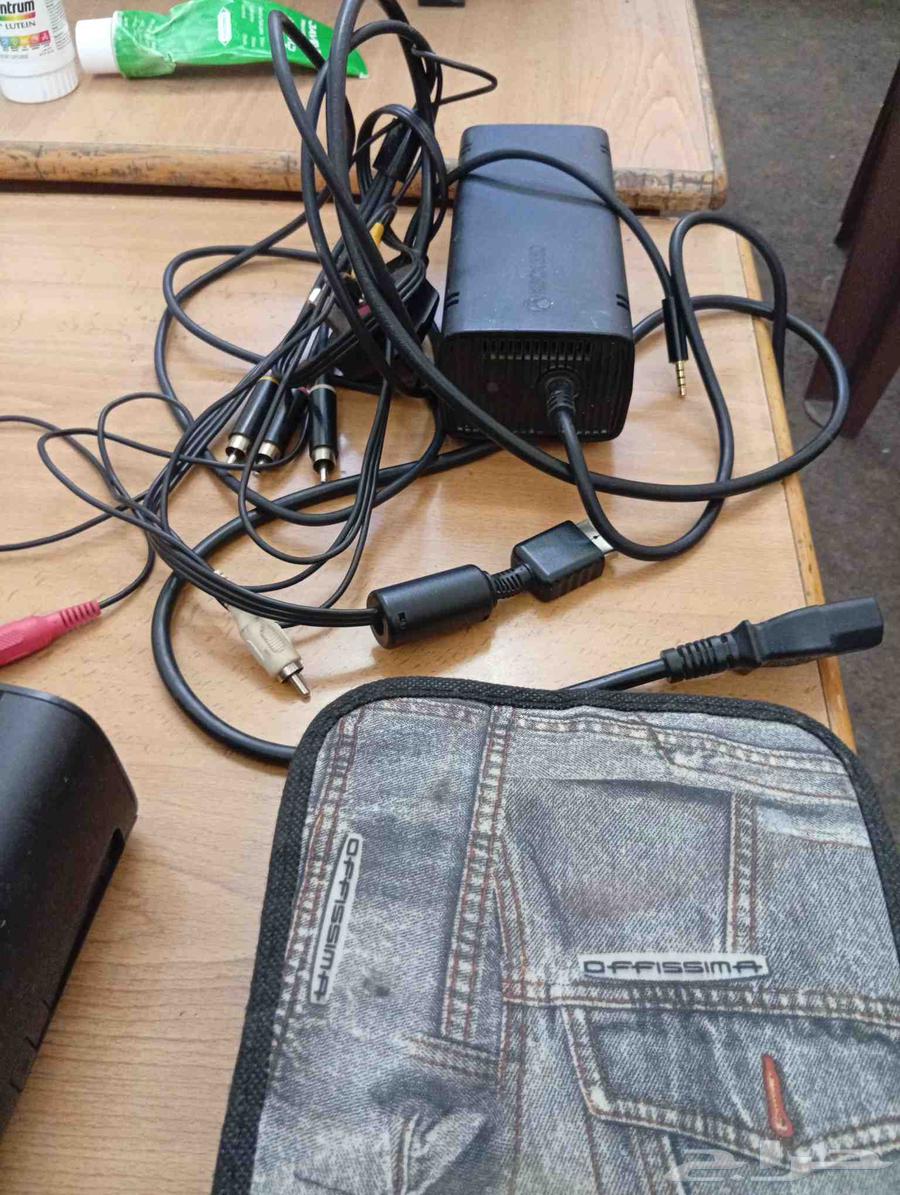 Hacked Xbox 360 with wrestling games, GTA 5, FIFA 19, and others64557893213186113