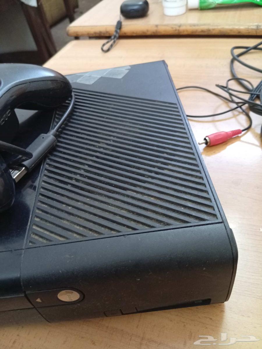 Hacked Xbox 360 with wrestling games, GTA 5, FIFA 19, and others64557893213186111