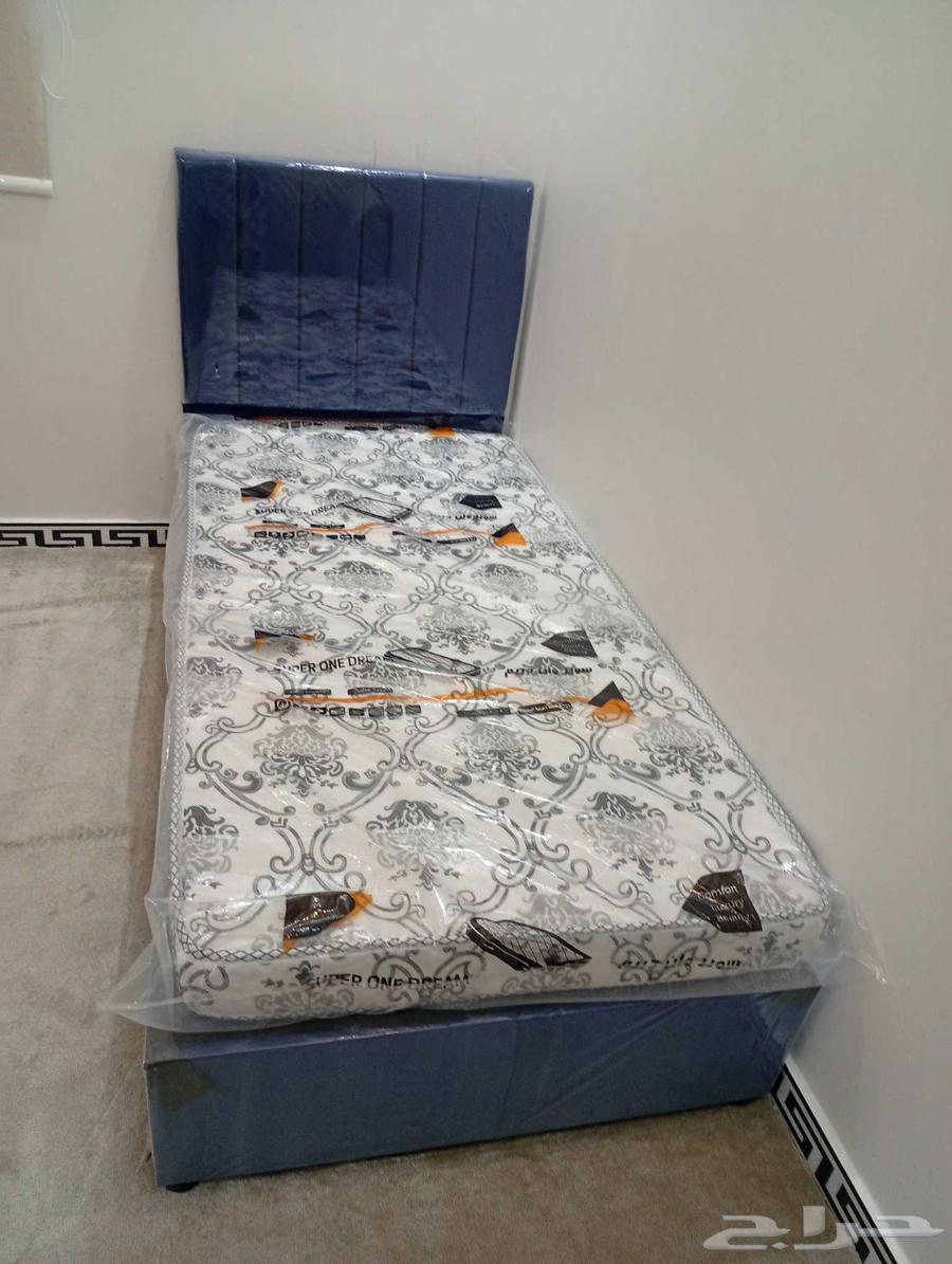 Single bed with mattress64557642981506110
