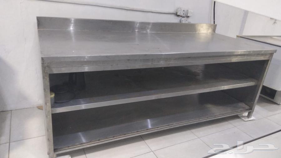 طاوله استيل 3 1.5 للبيع المطلوب 800ريال64562389600385110