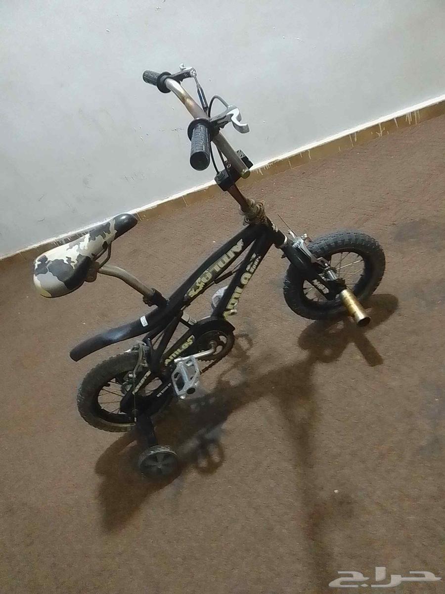 Clean children's bicycle64442775667073110