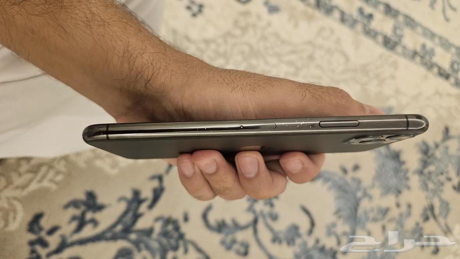 ايفون 11 برو ماكس 256 قيقا نظيف اللون اسود64561657851521112