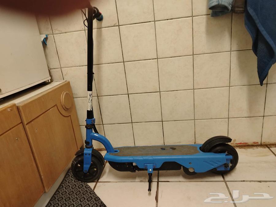 Electric scooter does not work without charger and regular scooter for children64558017593346110