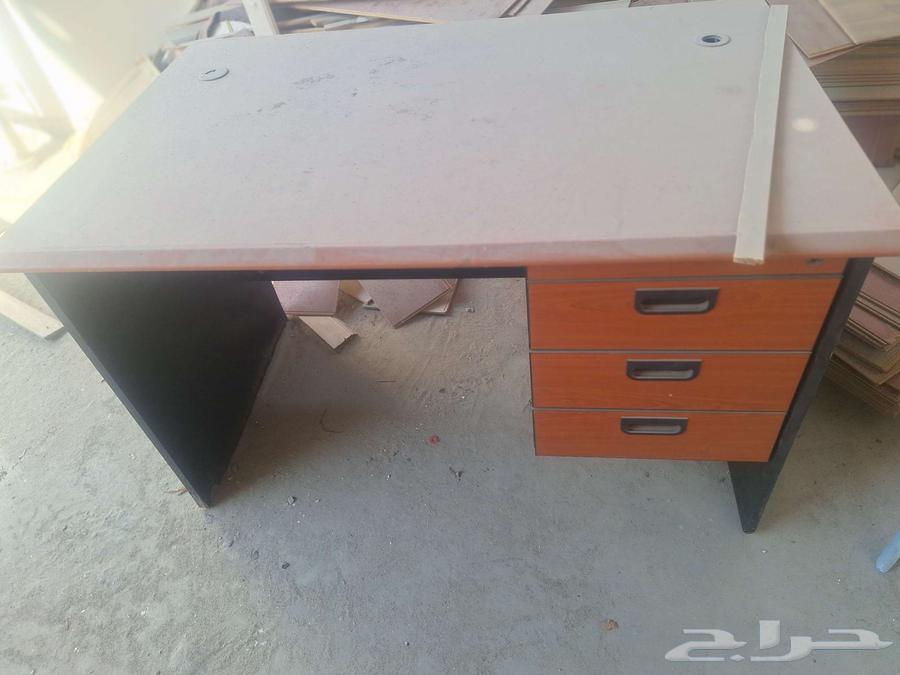 Semi-new parquet in warehouse, 180 meters for two colors, brown striped and white, price64556609736707110