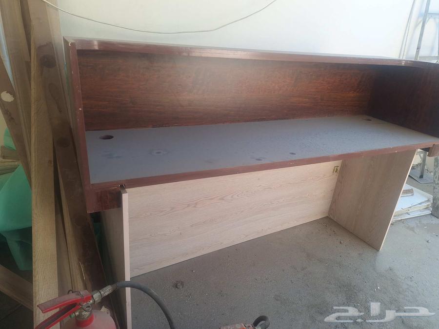 Semi-new parquet in warehouse, 180 meters for two colors, brown striped and white, price64556609736707111