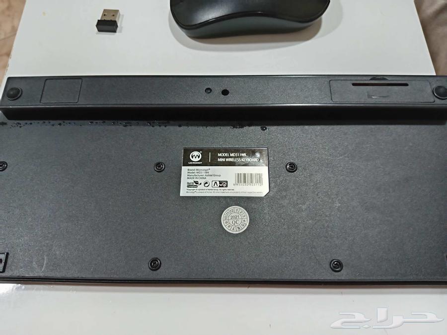 Desktop mouse and keyboard in good condition but the top button is loose64556958992514111