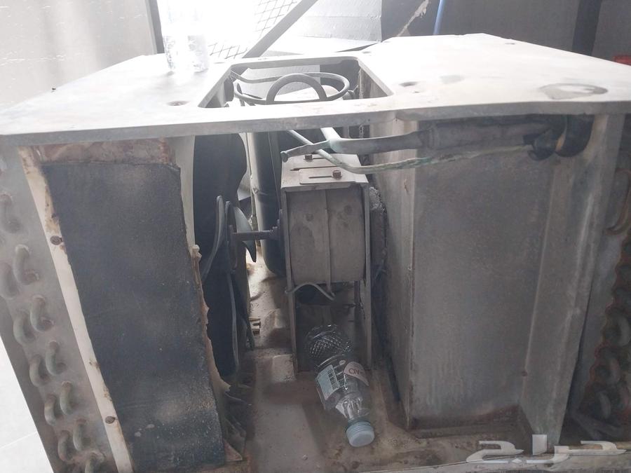 عندي مكيف شباك وبراده للبيع علي السوم مستخدم نضيف شغال ما في64563236407938110