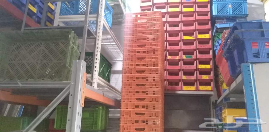 Various shelves in different sizes and shapes, used and new, at a reasonable price64555828604419111