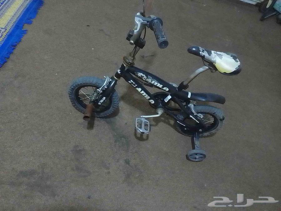 Clean children's bicycle64442775667073111