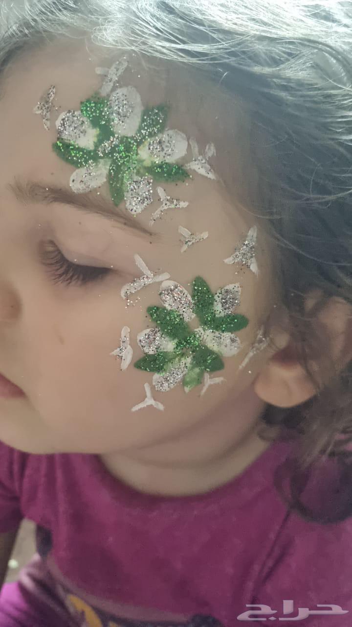 Hello, there is a full program for National Day lasting one or two hours depending on the agreement64556902938883110