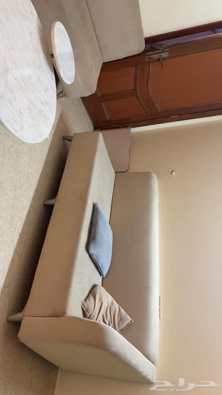 للبيع طقم كنب 5 قطع مع طاولات64559897367555112