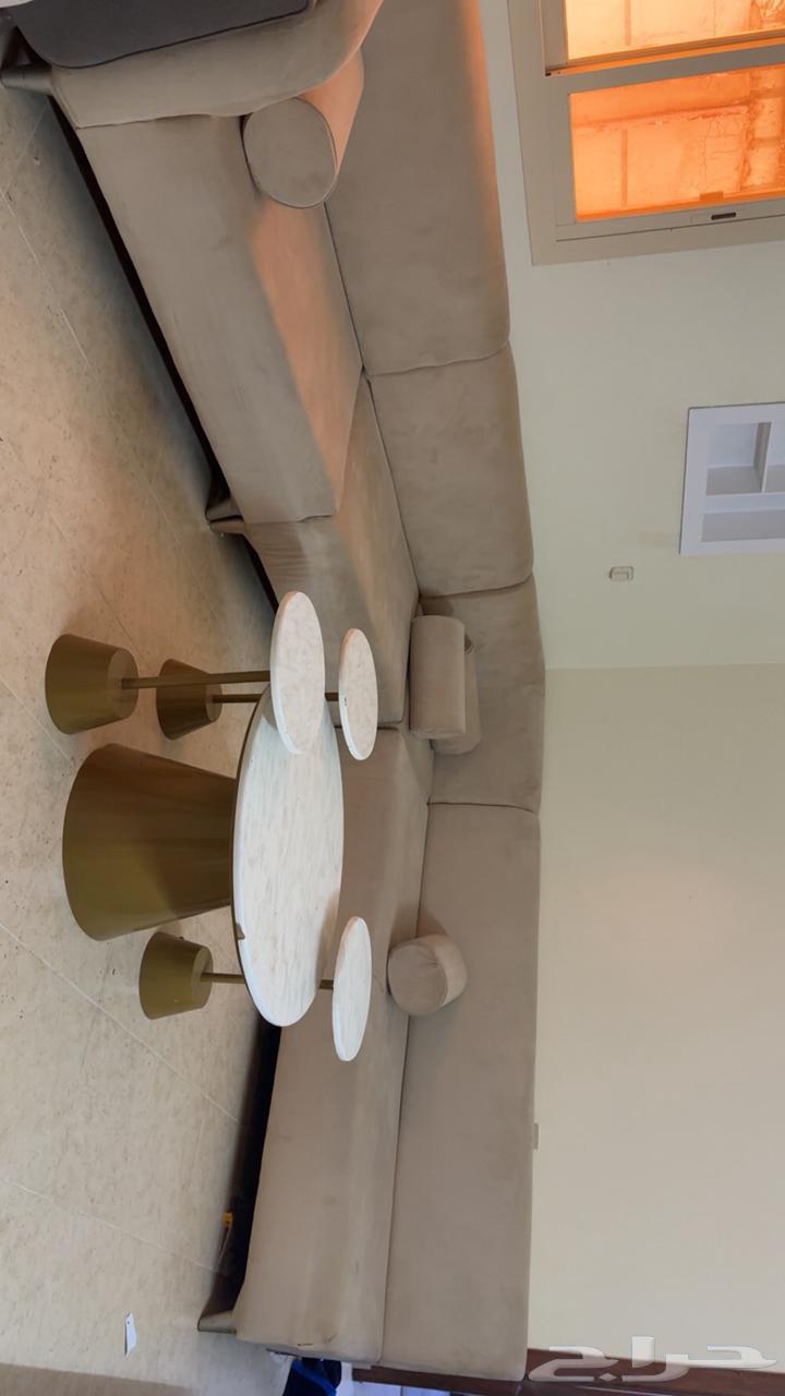 للبيع طقم كنب 5 قطع مع طاولات64559897367555110