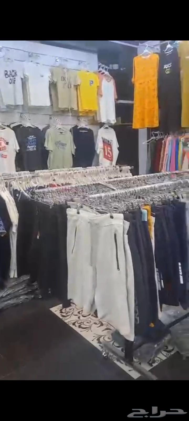 عرطه 40الف قطعه ملابس جميع الانواع القطعه 3.5ريال64554118644098112